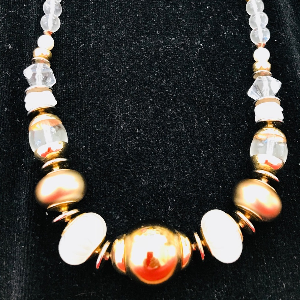 GORGEOUS NECKLACE #1 MAKES A GREAT STATEMENT PIECE